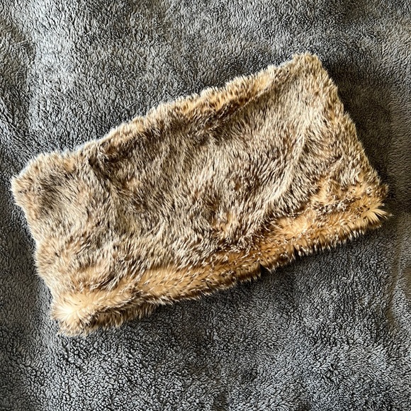 aerie Accessories - Fake fur scarf
